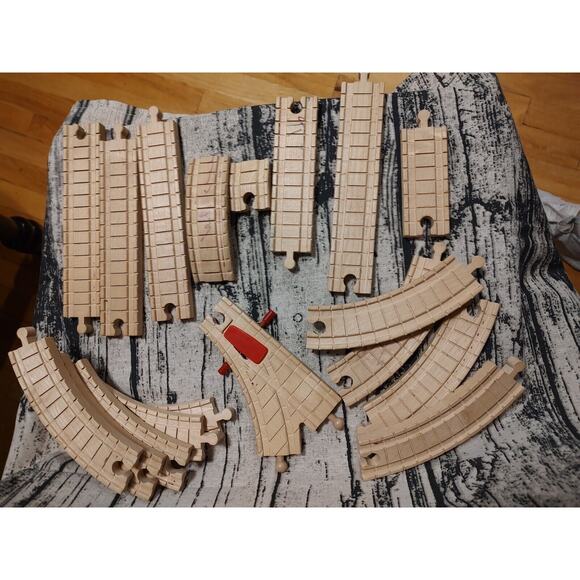 Wooden Train Track Lot Of 18 Bridge And Switch Piece READ - Picture 4 of 4